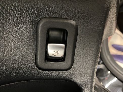 Used 2019 Mercedes-Benz GLC 43 AMG 4MATIC image 38