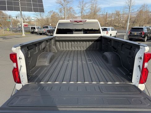 Used 2022 Chevrolet Silverado 2500 High Country w/ Z71 Off-Road Package image 13