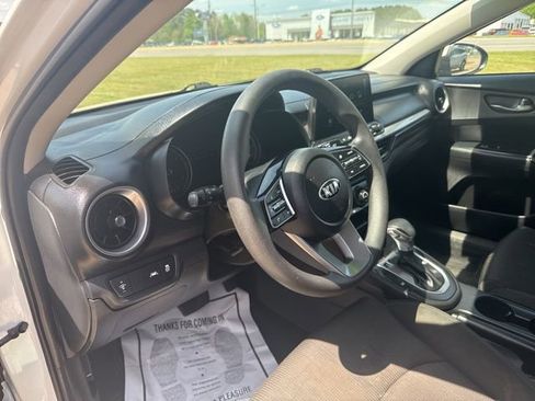 Used 2021 Kia Forte LXS FWD image 12