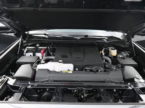 Used 2026 Toyota Tundra Platinum AWD/4WD image 12