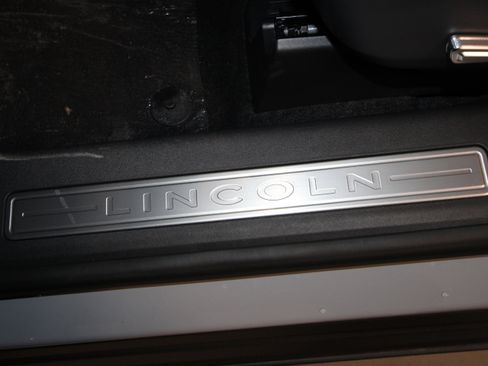 New 2026 Lincoln Nautilus Reserve image 6