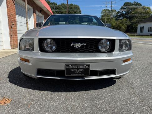 Used 2009 Ford Mustang GT RWD image 14