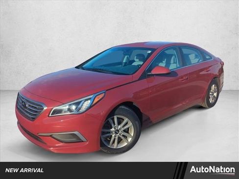 Used 2016 Hyundai Sonata SE image 1