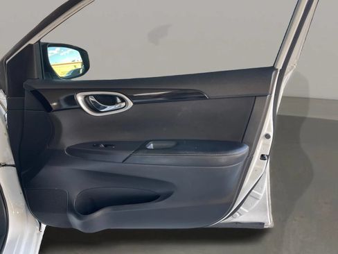 Used 2019 Nissan Sentra SV FWD image 17