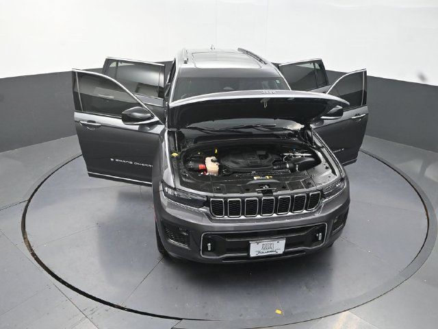 Used 2021 Jeep Grand Cherokee L Overland w/ Luxury Tech Group IV AWD/4WD image 38
