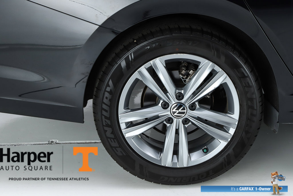 Used 2024 Volkswagen Jetta SE w/ Panoramic Sunroof Package FWD image 13