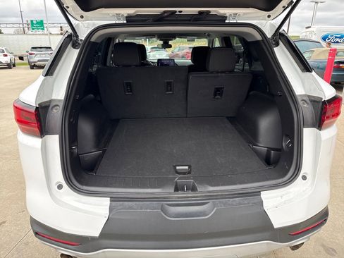 Used 2025 Chevrolet Blazer LT image 9
