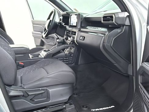 Certified 2024 Toyota Tacoma SR image 18