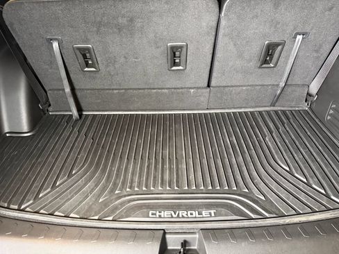 Used 2023 Chevrolet Traverse Premier AWD/4WD image 23