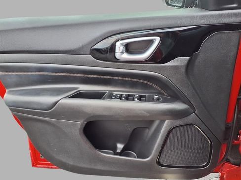 Used 2023 Jeep Compass Limited image 15