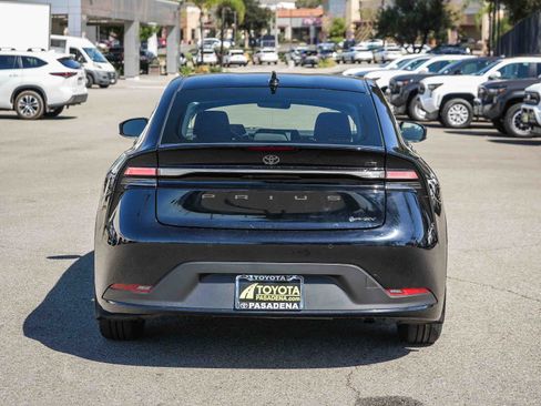 Used 2026 Toyota Prius Plug-In Hybrid FWD image 7