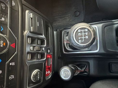 Used 2020 Jeep Wrangler Unlimited Rubicon w/ LED Lighting Group AWD/4WD image 21