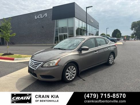 Used 2015 Nissan Sentra SV FWD image 1