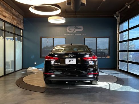 Used 2018 Hyundai Elantra SEL w/ Cargo Package FWD image 4