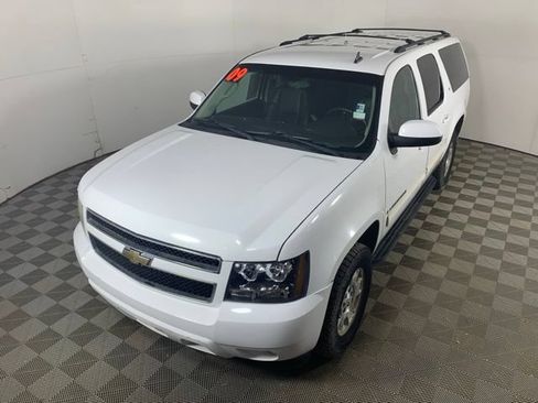Used 2009 Chevrolet Suburban LT AWD/4WD image 15