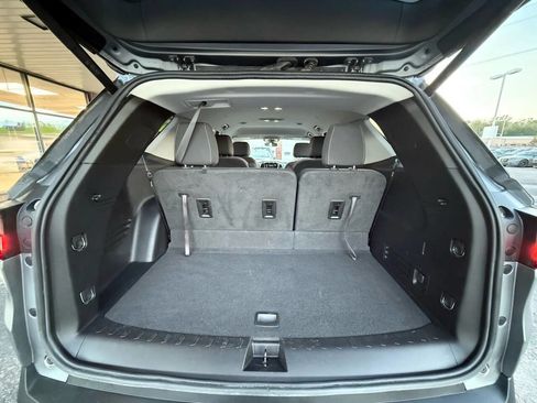 Used 2020 Chevrolet Traverse LT image 20