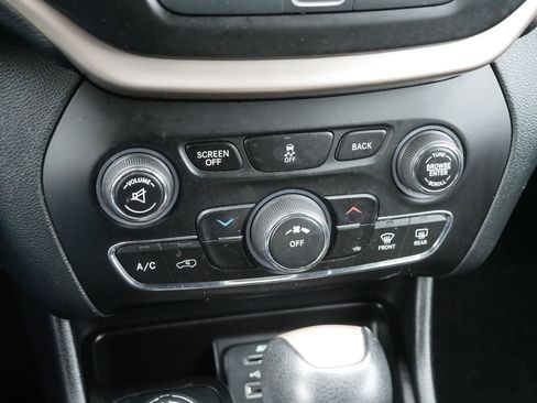 Used 2016 Jeep Cherokee Latitude image 23