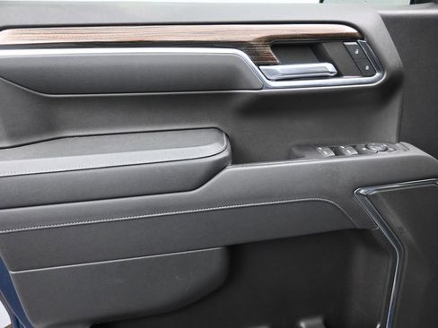 Used 2023 Chevrolet Silverado 1500 LT image 12