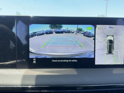 Used 2025 Nissan Kicks SR FWD image 17