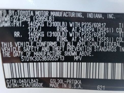 Used 2011 Toyota Sienna XLE w/ XLE Navigation Pkg FWD image 14