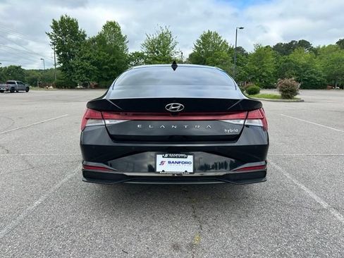 Used 2023 Hyundai Elantra Limited FWD image 4