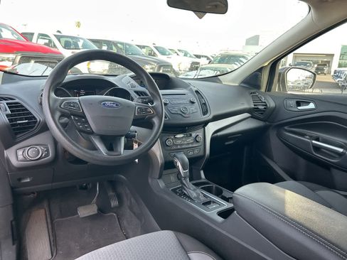 Used 2018 Ford Escape SE image 19
