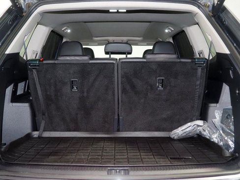 Used 2025 Volkswagen Atlas SE w/ Panoramic Sunroof Package FWD image 39