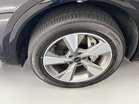 Used 2023 Audi Q5 2.0T Premium Plus w/ Premium Plus Package AWD/4WD image 11