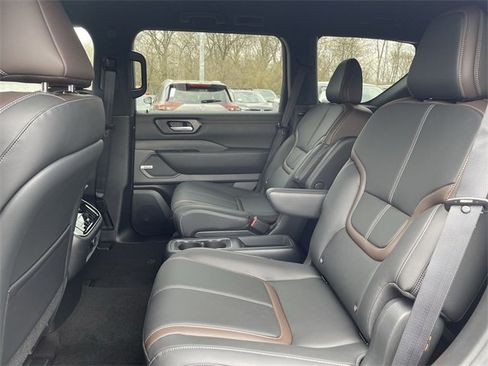 New 2025 Nissan Armada SL w/ Captain's Chari Seat Package image 20