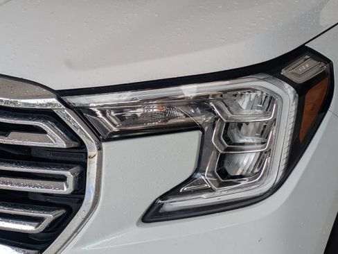 Used 2024 GMC Terrain SLT FWD image 9