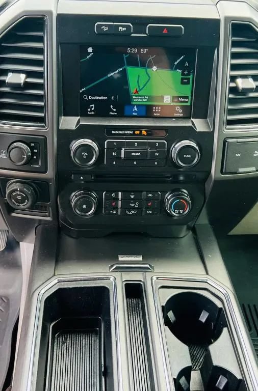 Used 2017 Ford F150 XLT w/ Equipment Group 302A Luxury AWD/4WD image 14