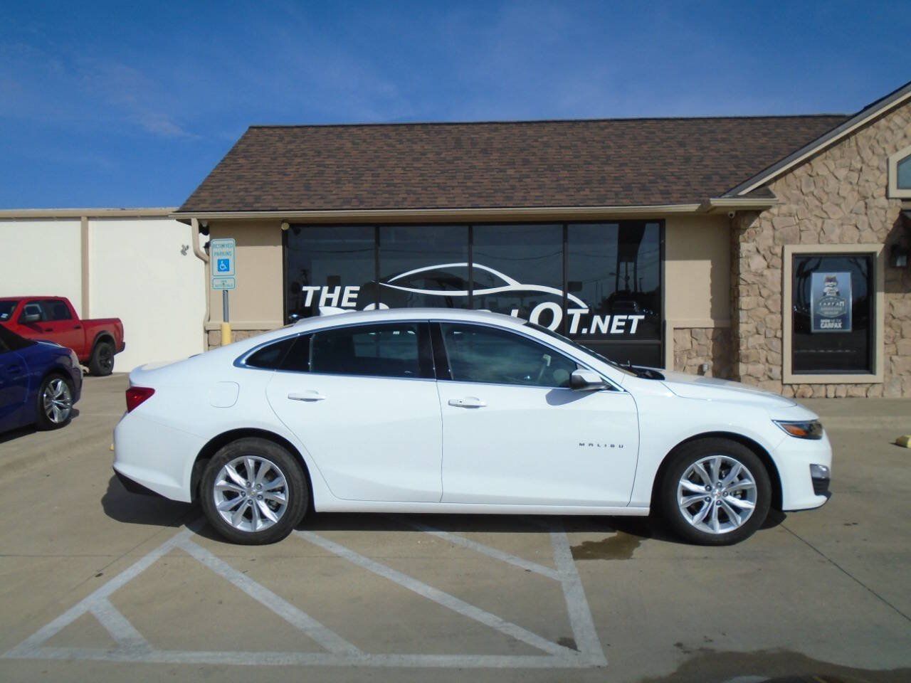 Used 2025 Chevrolet Malibu LT FWD image 5