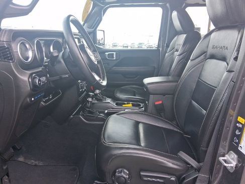 Used 2022 Jeep Wrangler Unlimited Sahara w/ Dual Top Group image 14