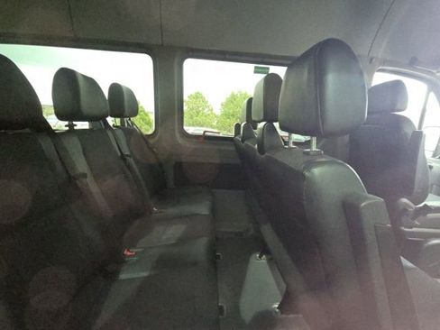 Used 2016 Mercedes-Benz Sprinter 2500 image 13