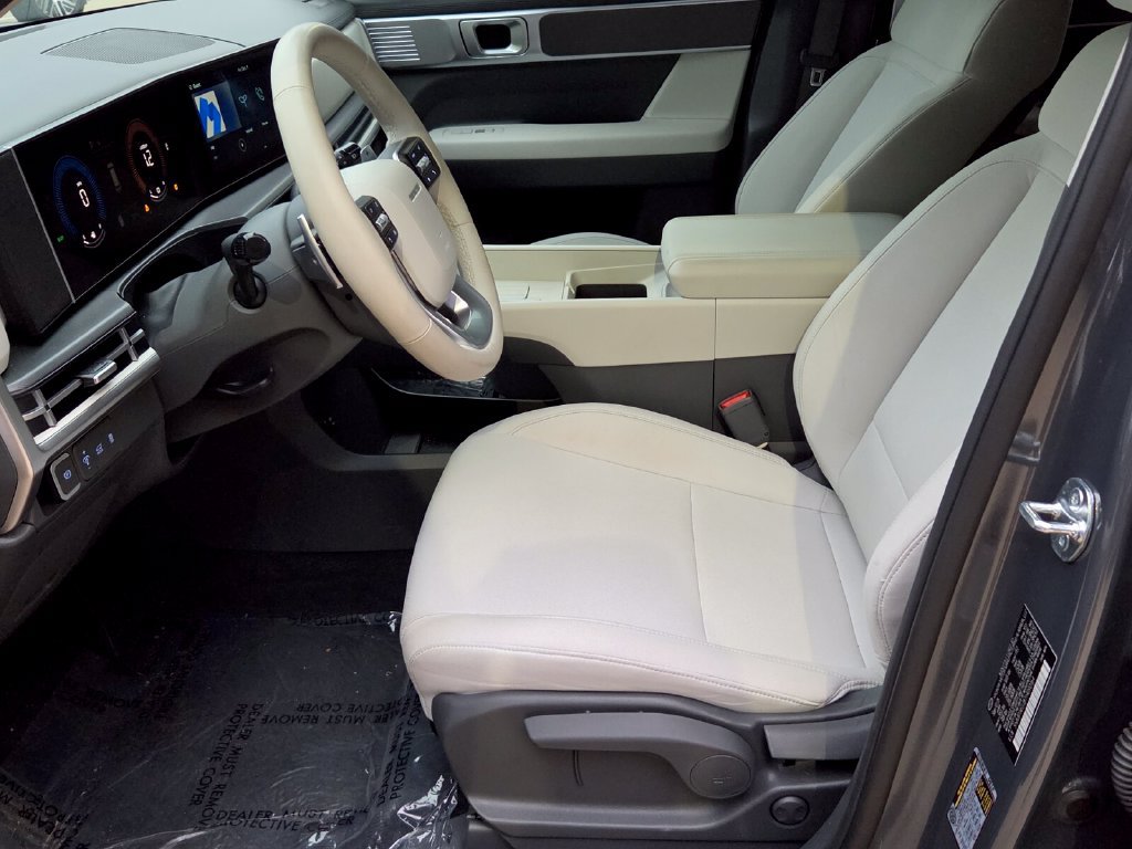 Used 2026 Hyundai Santa Fe SE FWD image 23