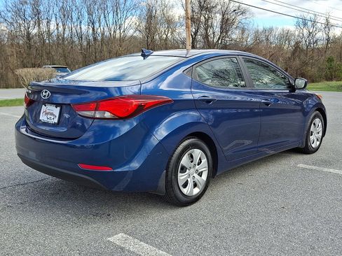 Used 2016 Hyundai Elantra SE image 6