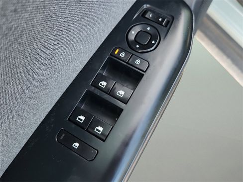 Used 2025 Kia K4 EX image 16