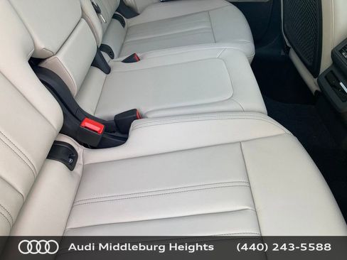 Used 2025 Audi Q5 Premium w/ Convenience Package image 30