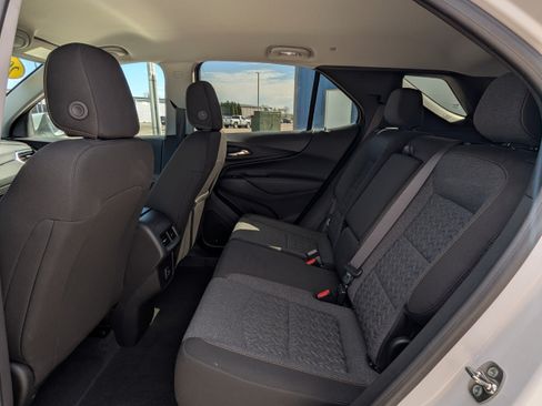 Used 2024 Chevrolet Equinox LT AWD/4WD image 3