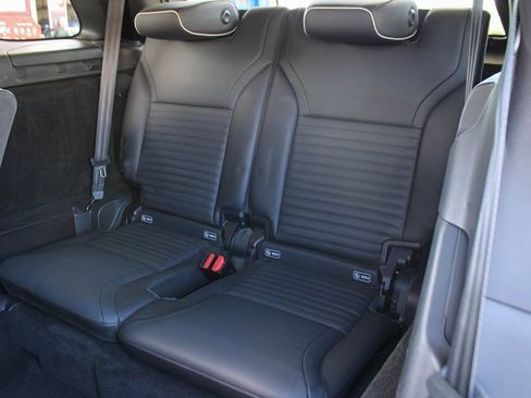 Used 2018 Land Rover Discovery HSE Luxury AWD/4WD image 25
