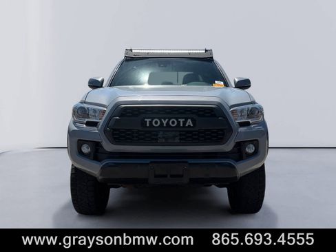Used 2019 Toyota Tacoma TRD Off-Road AWD/4WD image 8