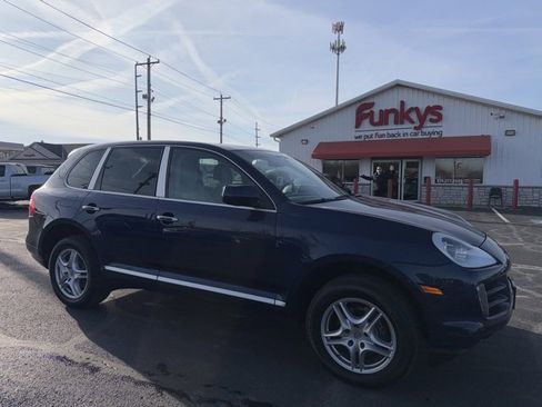 Used 2010 Porsche Cayenne Base image 1