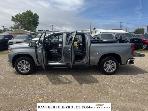 Used 2025 Chevrolet Silverado 1500 LTZ AWD/4WD image 11