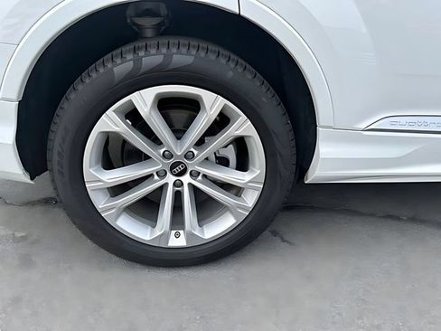 Used 2025 Audi Q7 3.0T Premium Plus AWD/4WD image 12