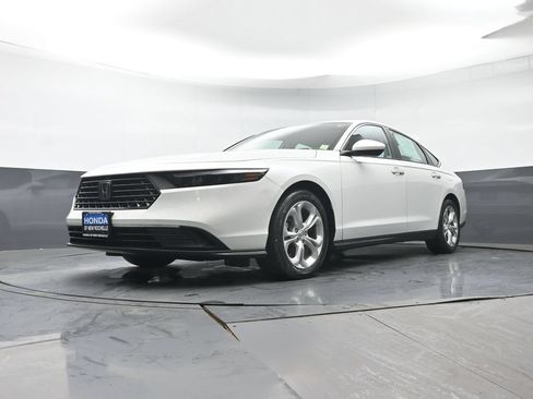 Certified 2023 Honda Accord LX image 27