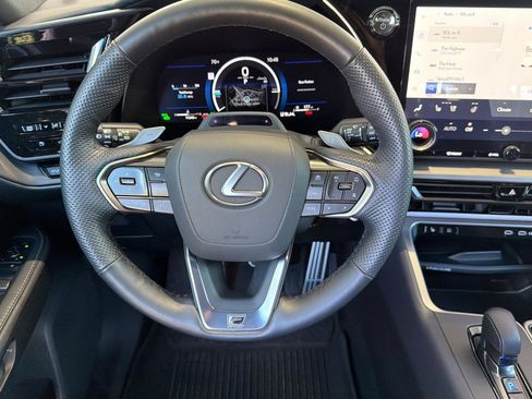 Used 2025 Lexus TX 500h AWD w/ Technology Package image 18