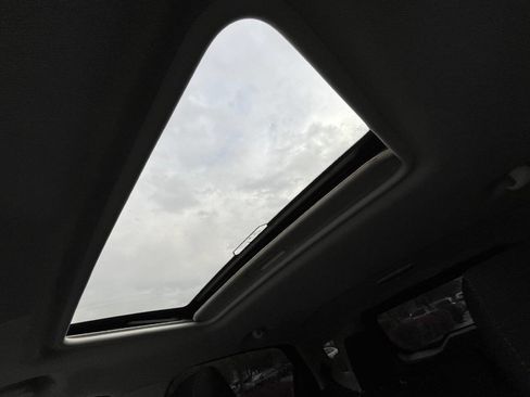 Used 2018 Ford EcoSport SE w/ SE Convenience Package image 15