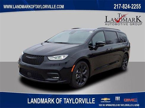 Used 2025 Chrysler Pacifica Limited image 1