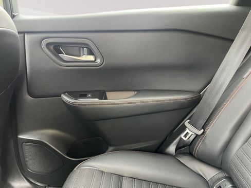 Used 2025 Nissan Rogue SV AWD/4WD image 15