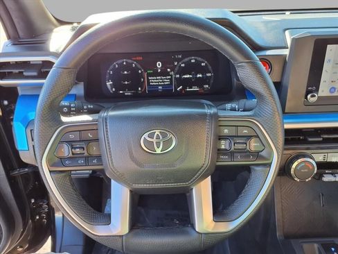 Used 2025 Toyota Tacoma TRD Off-Road image 12